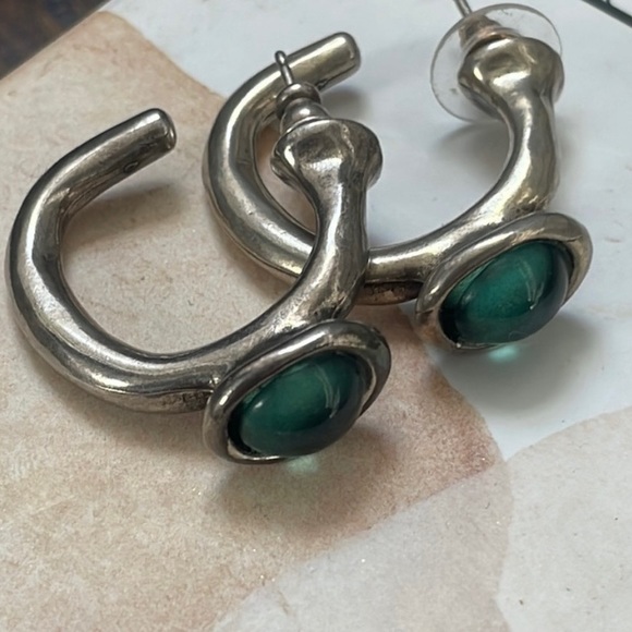 Vintage earrings Silver and blue/ green stone earrings with posts. - Picture 4 of 8